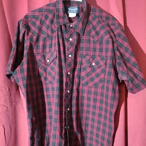 Mens wrangler red and black plaid button up XL